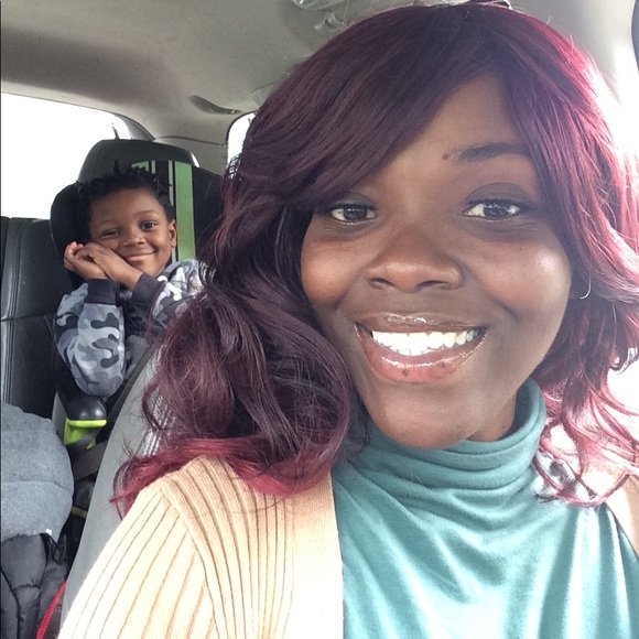 Meet your Posher, Kalli - Picture 1 of 5